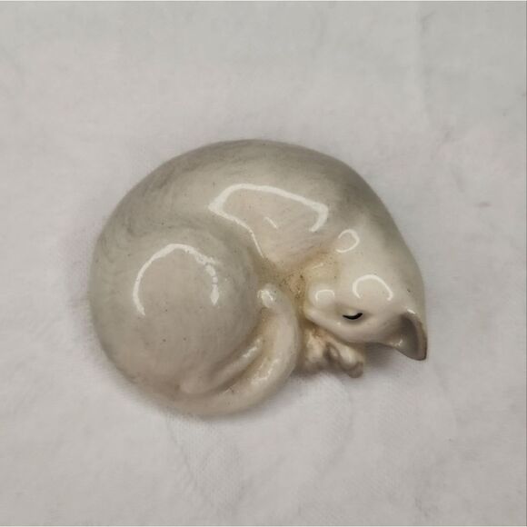 Miniature Ceramic Porcelain Cat - Picture 2 of 8